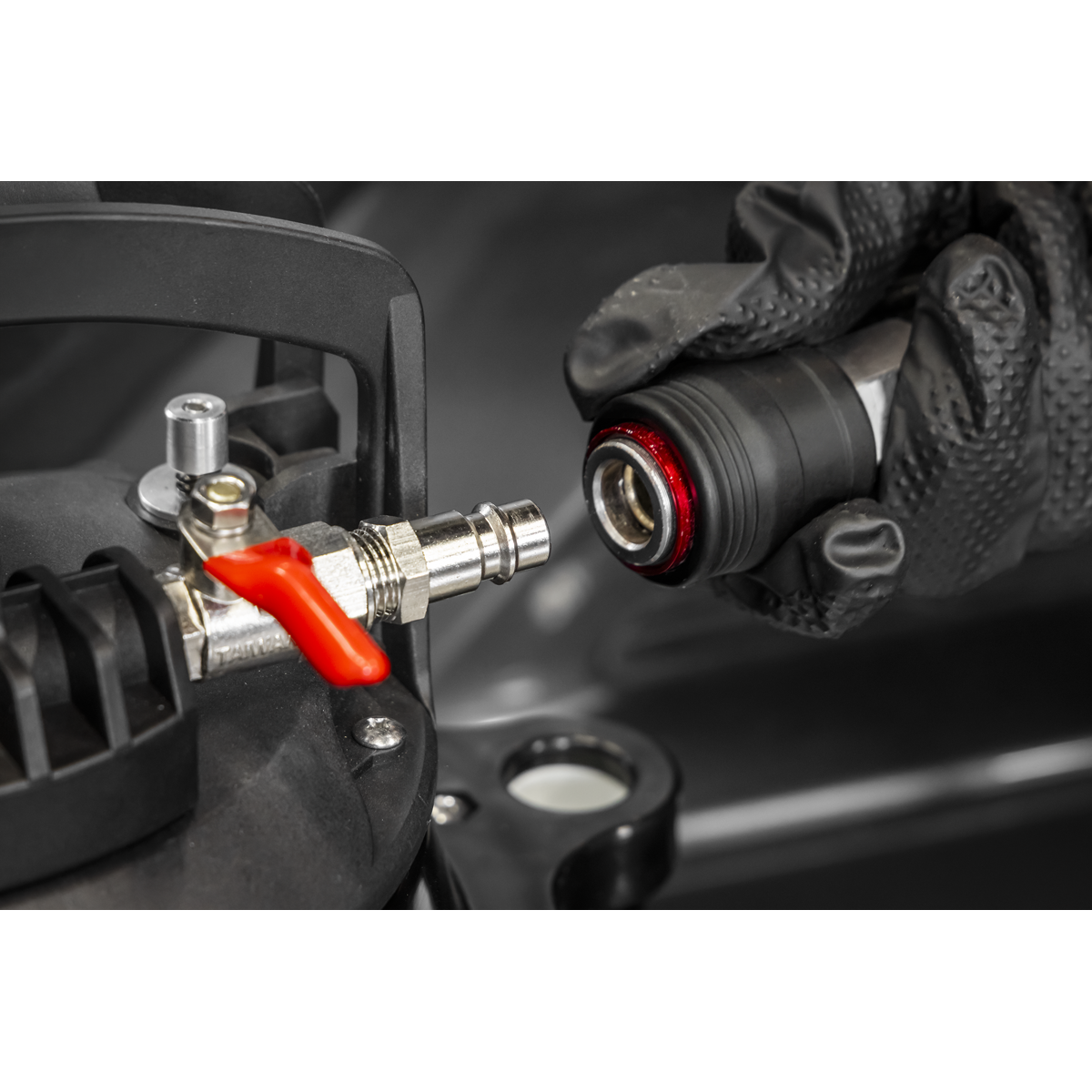 • OPERATION - Uses manual pump or compressed air supply to pneumatically generate vacuum.