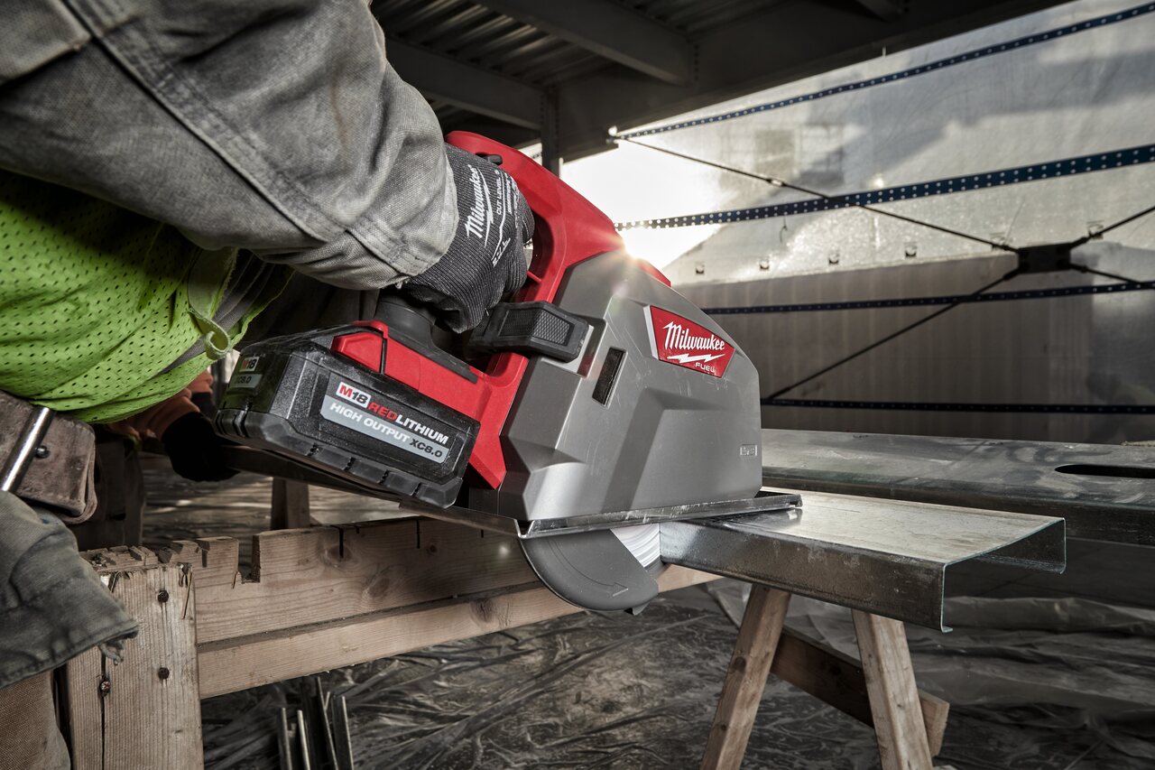 Milwaukee replacement circular saw blade for cutting metal