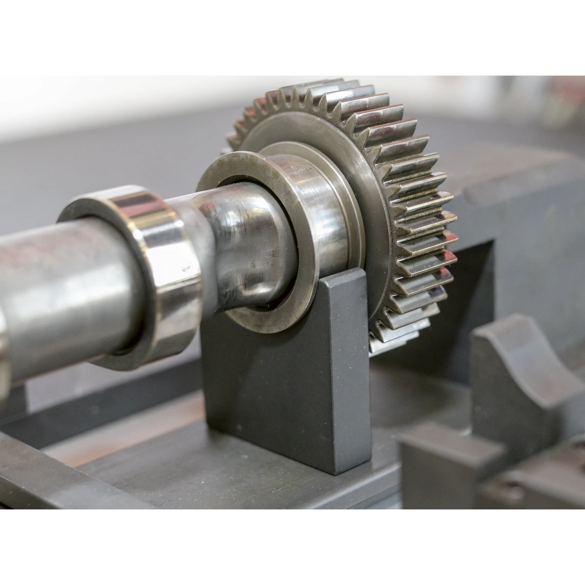 SETTING AND LOCKING - Align and lock key engine components to ensure proper timing of an engine