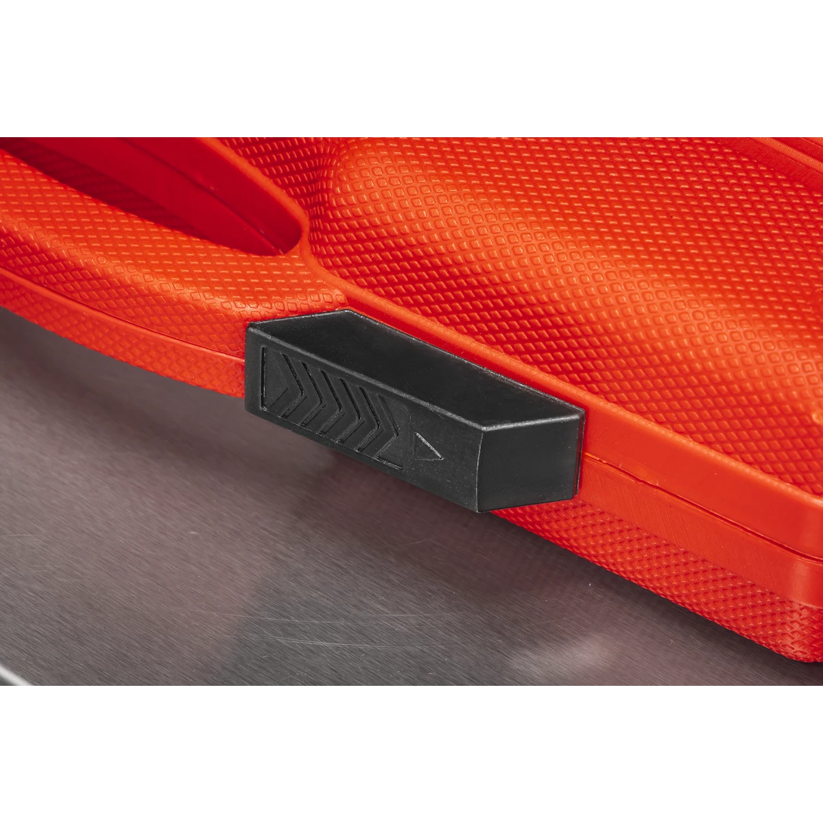 ESSENTIAL TOOLS - Includes the necessary tools to correctly set the engine camshaft timing.