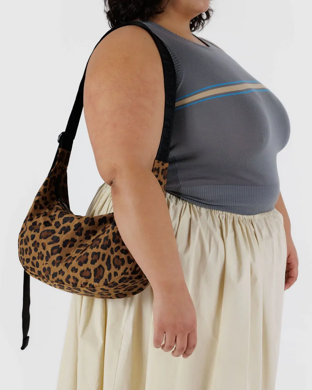 BAGGU ショルダーバッグ Small Nylon Crescent Bag 豹柄 BAGGU Women's Small Nylon Crescent Bag - Leopard, Leopard