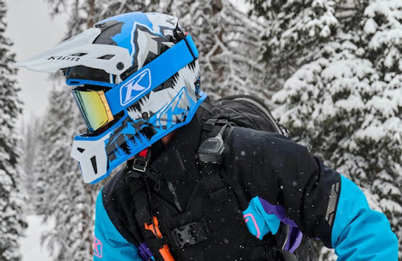 What Gear Do You Wear for Snowmobiling? 