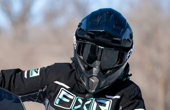 What to Look For in a Great Snowmobiling Helmet