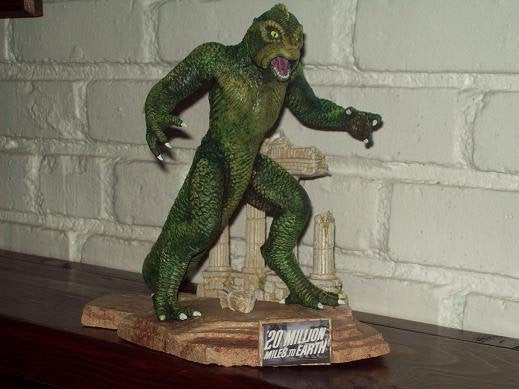 Ymir 20 Million Miles to Earth 1/35 vinyl model kit figures