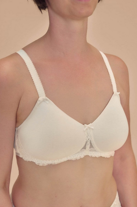 Amoena 45122 Floria Padded Wire Free Mastectomy Bra