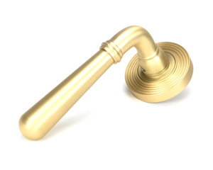 Satin Brass Newbury Lever on Rose Set (Beehive) - Unsprung Satin Brass Newbury Lever on Rose Set (Beehive) - Unsprung