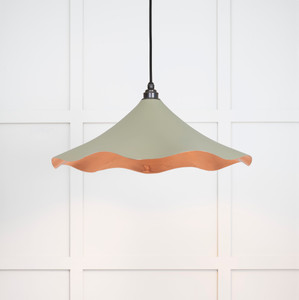 Smooth Copper Flora Pendant in Tump