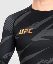 This Long Sleeve men’s rashguard is part of the latest high-octane collection from Venum and the UFC.