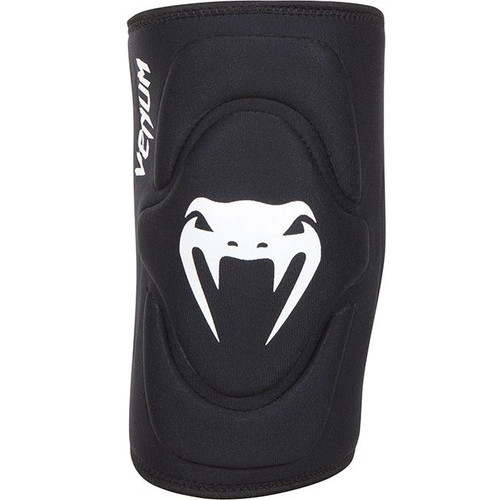 Recommended for BJJ and MMA fighters, these kneepads will known by their lightness, durability and comfort.