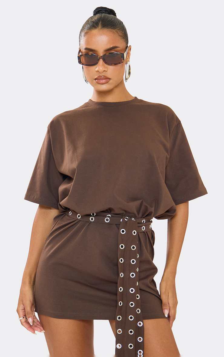 Shoulder Pad Eyelet Belt Detail T-Shirt Dress In Chocolate Shoulder Pad Eyelet Belt Detail T-Shirt Dress In Chocolate