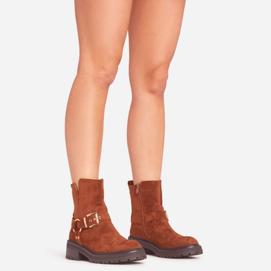 Edward Buckle Detail Chunky Sole Ankle Biker Boot In Tan