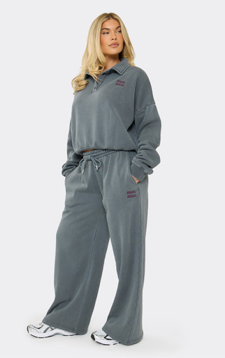 Long Sleeve 'Min Min' Embroidered Graphic Polo Sweatshirt In