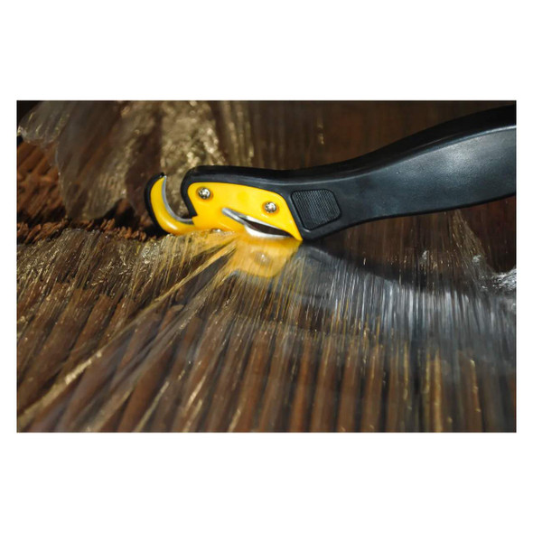 EP-220 Hook Safety Knife cutting stretch wrap from a wrapped pallet