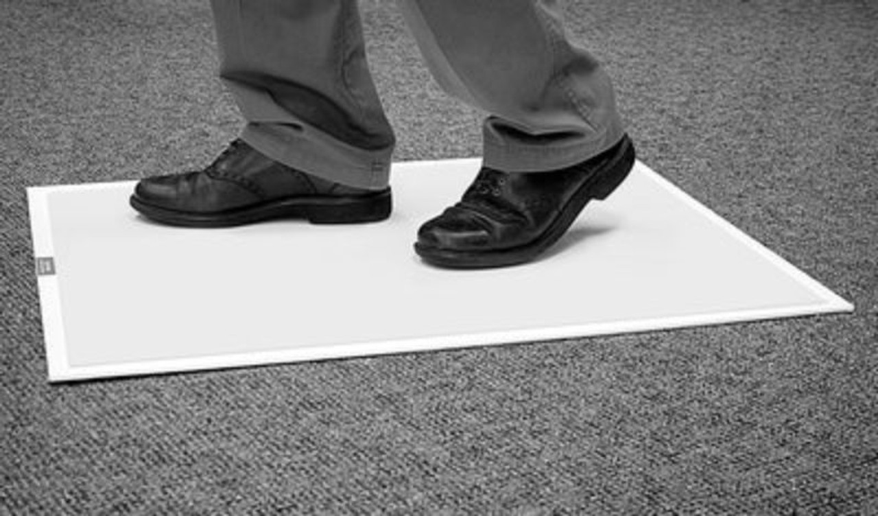 3M™ Clean-Walk Framed Mat 5840 White on White, 31-1/2 in x 25-1/2 in, 60 sheets per Mat