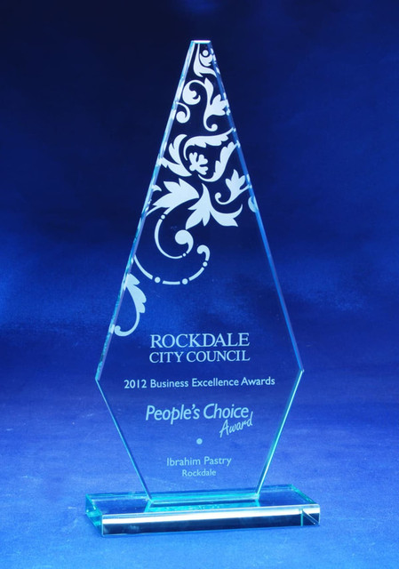 Jade Glass Arrowhead Trophy || 107-BGT2C