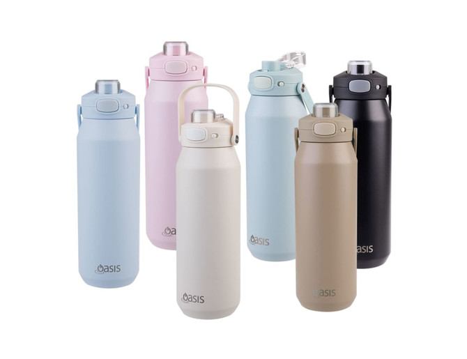 A drink bottle collection featuring six vacuum bottles in pastel pink, light blue, cream, grey, black, and beige, all with a logo.