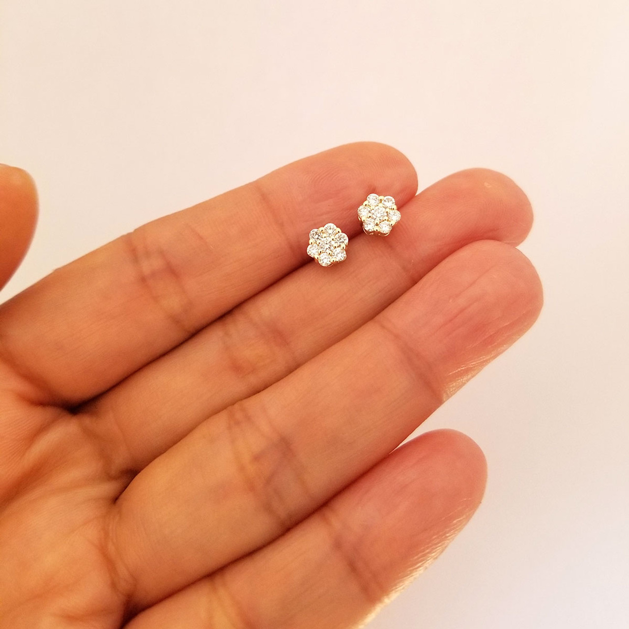 Diamond cluster store studs