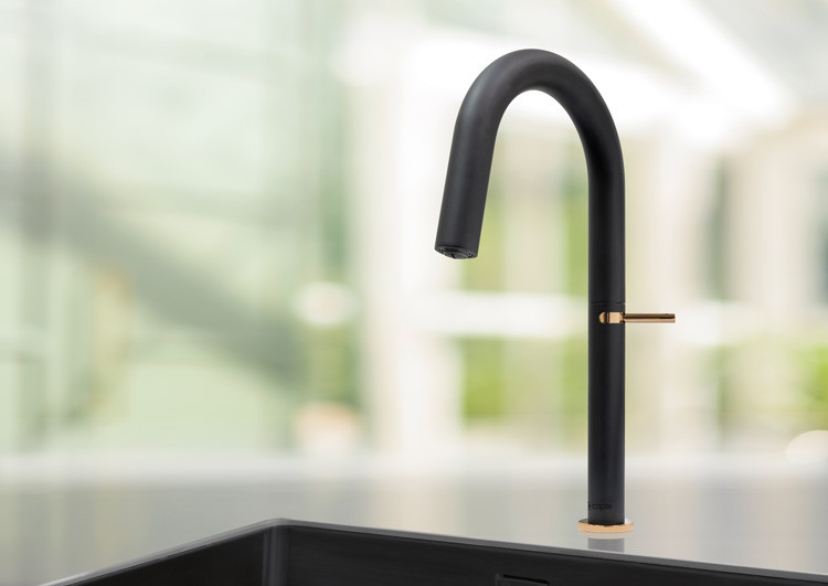 Grifo De Cocina Monomando Con Brazo Extensible DP Grifería | Modelo GC11081 | Colores Arándano, Negro Y Plata | Incluye Mangueras Y Cartucho Cerámico