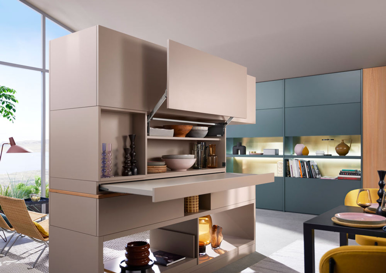 AVENTOS HL - neat storage combined with pull-out shelf lock