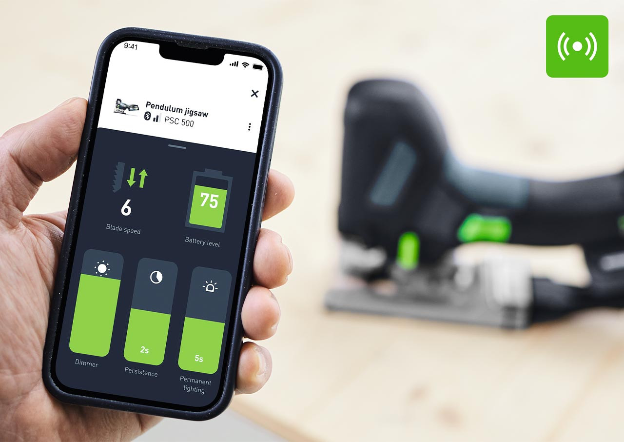 Stay connected - By connecting to the Festool app, you have constant access to operating data, such as the last known location. You can also quickly find suitable accessories and useful tips. Additionally, you can connect the jigsaw to your extractor via Bluetooth® and adjust the LED after-glow duration.