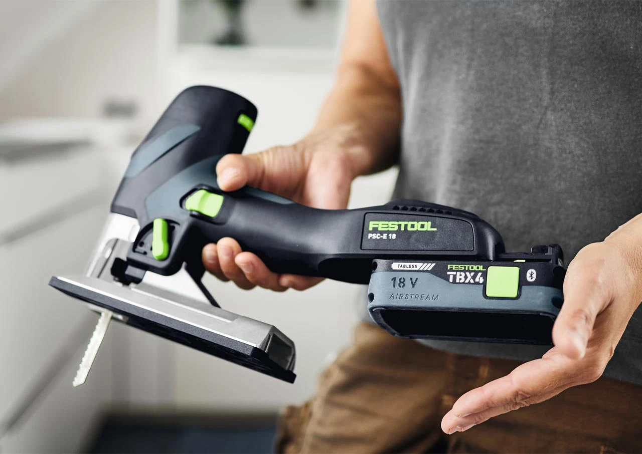 All the cordless power you need - The powerful TBX 4 battery with innovative tabless cell technology ensures fast work progress and is compatible with your 18V cordless machines and chargers.
