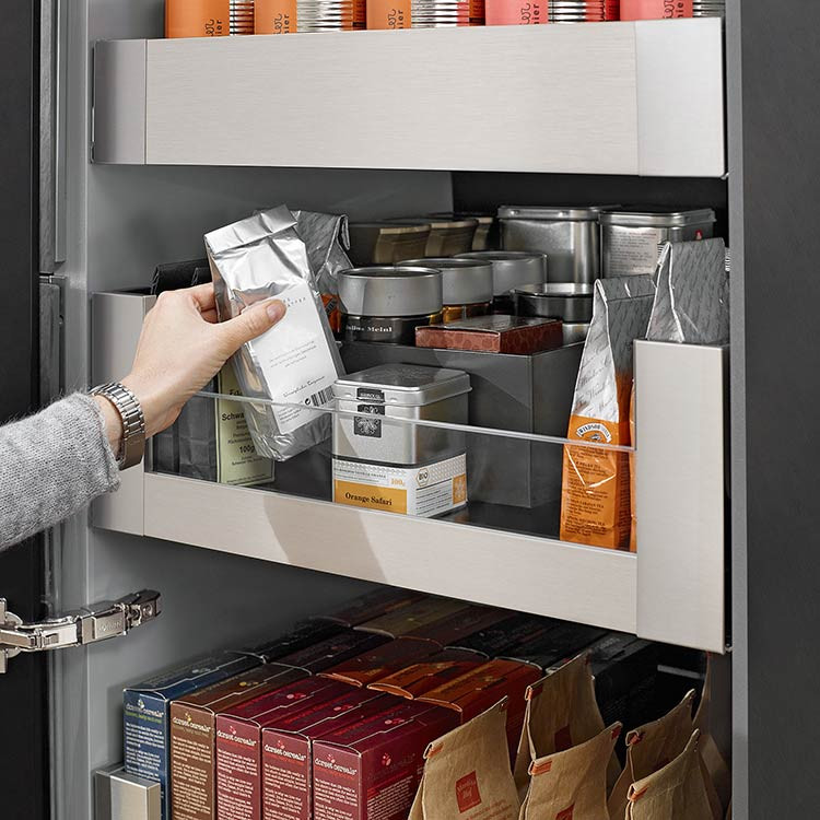 Blum SPACE TOWER free 500mm | LEGRABOX Drawers with Glass Sides