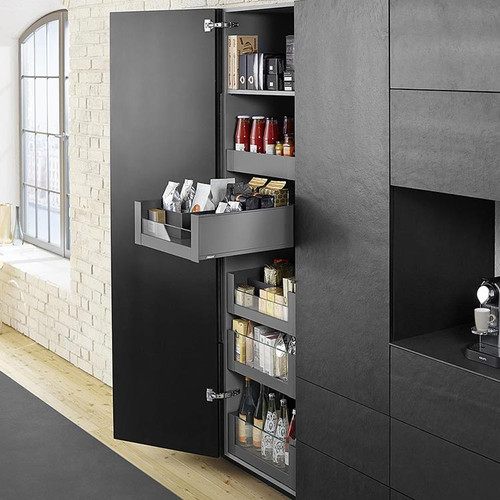 LEGRABOX pure SPACE TOWER with glass fronts, offering generous storage for family-sized kitchen provisions
