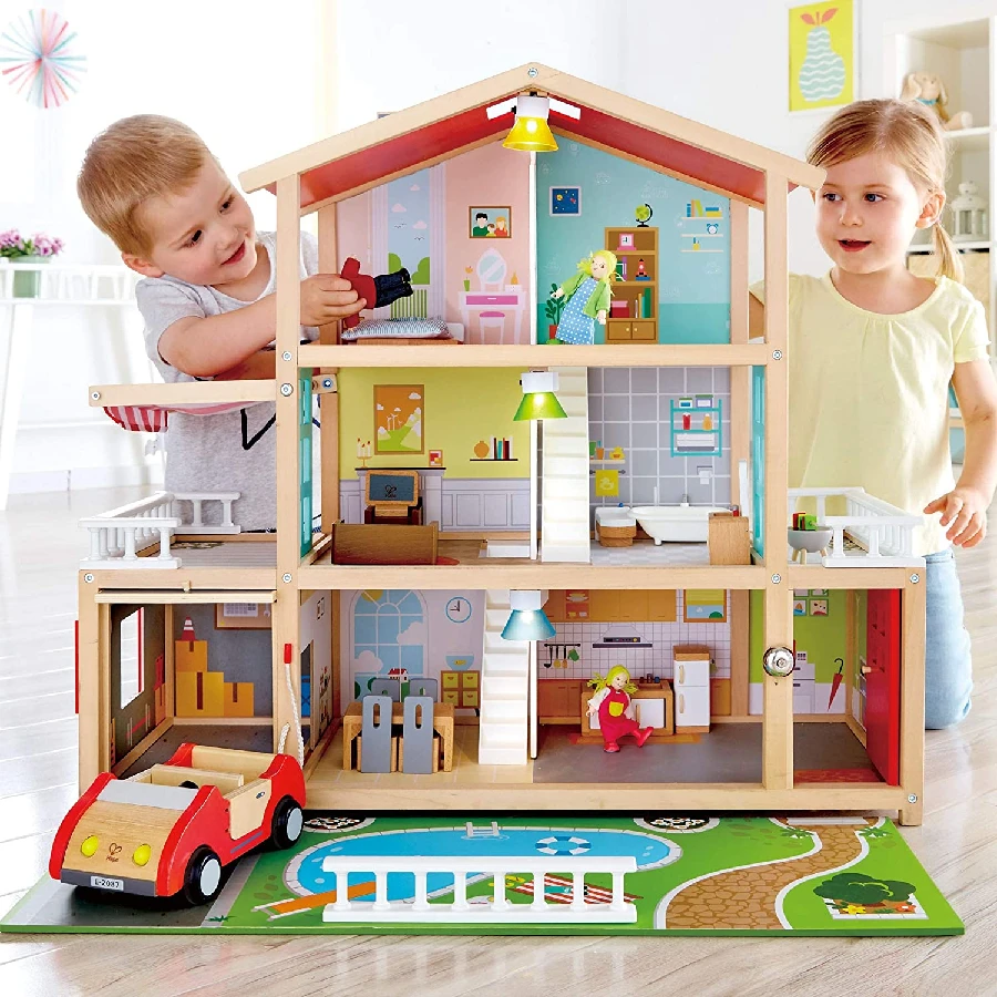 kids playing with mansion