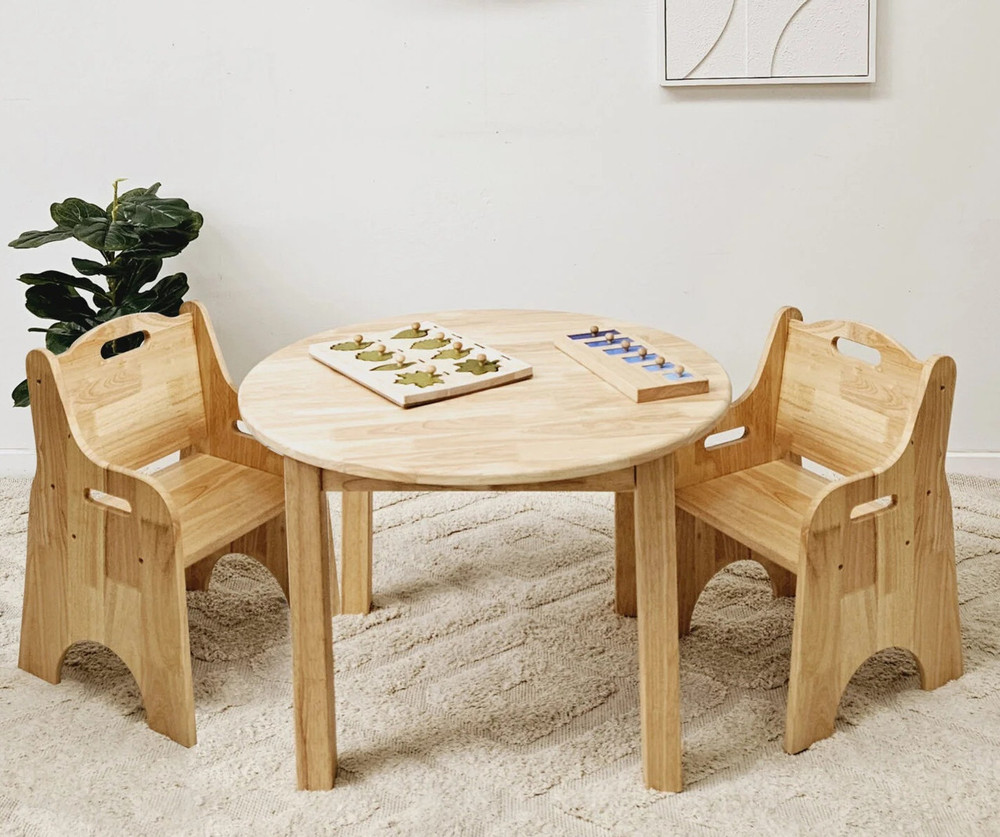 natural round table and toddler chairs