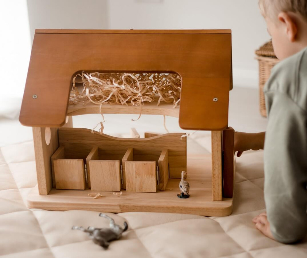 qtoys wooden horse stable