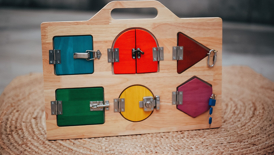 Qtoys Lock Activity Board