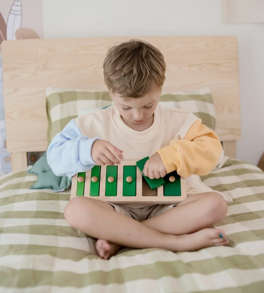 qtoys narrow wide green montessori puzzle