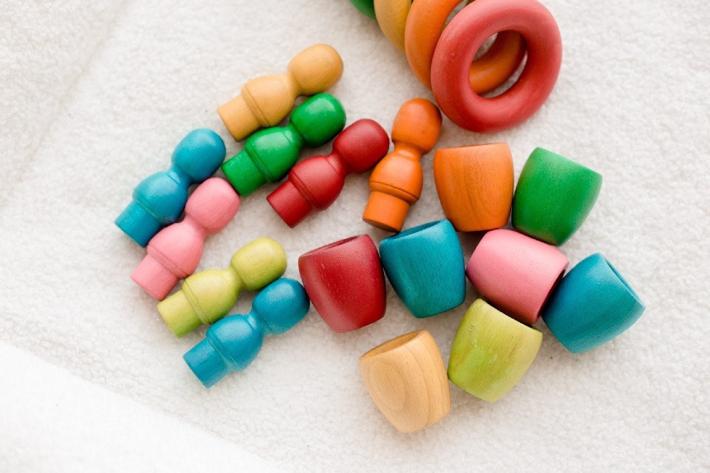 Qtoys Rainbow People Cups and rings