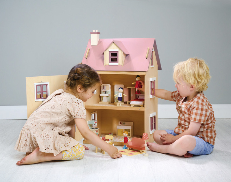 tenderleaf foxtail villa with children playing