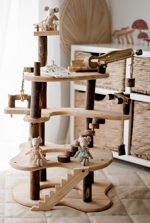 qtoys three level tree house (mice not included)