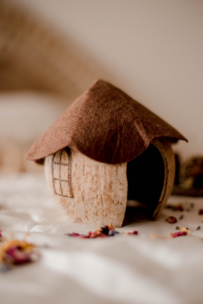 Qtoys Coconut Gnome House 4