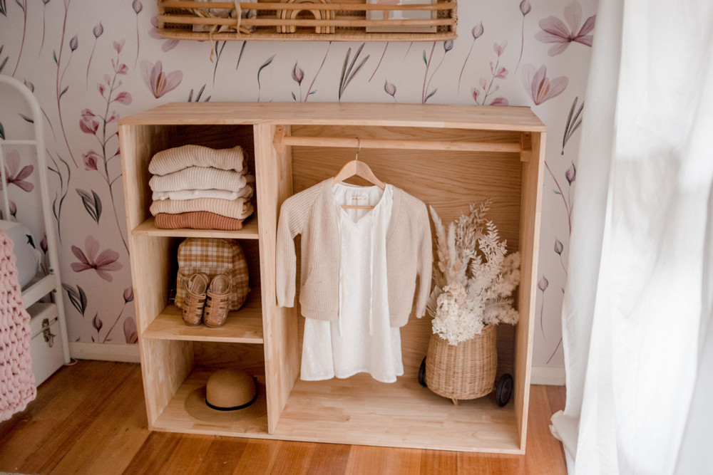 Qtoys Montessori Inspired Wardrobe 1