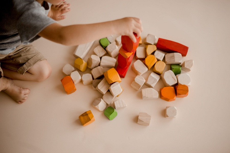 Qtoys Stacking  colourful gems