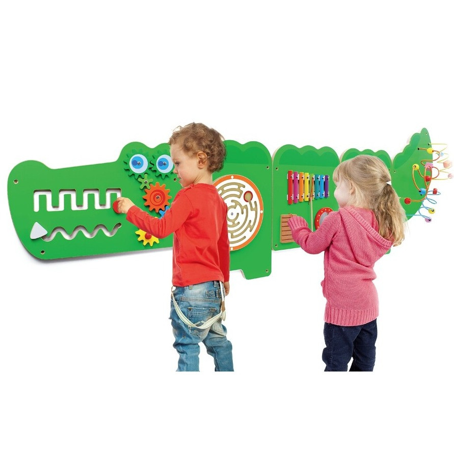wall game crocodile