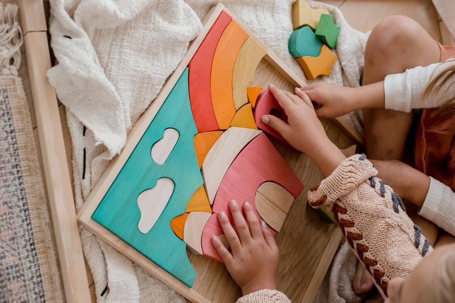 Kids who love the whimsical world of magical creatures can go ahead and create their own small worlds using the puzzle pieces as building blocks.