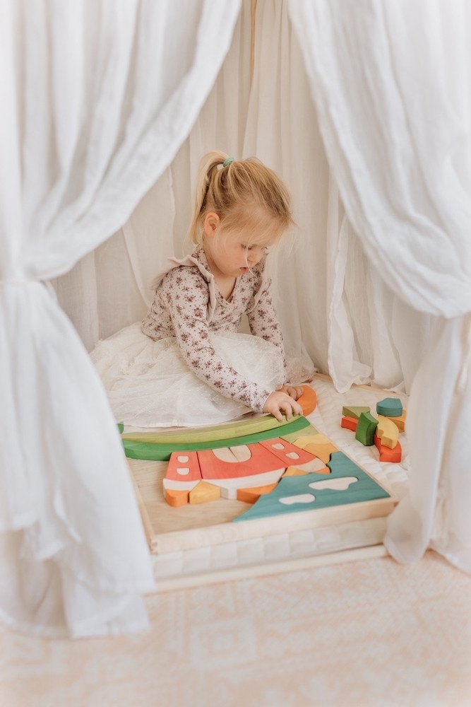 Kids who love the whimsical world of magical creatures can go ahead and create their own small worlds using the puzzle pieces as building blocks.