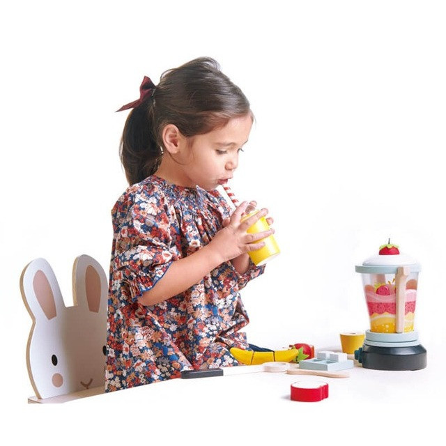 Tender Leaf Fruity Blender with girl 