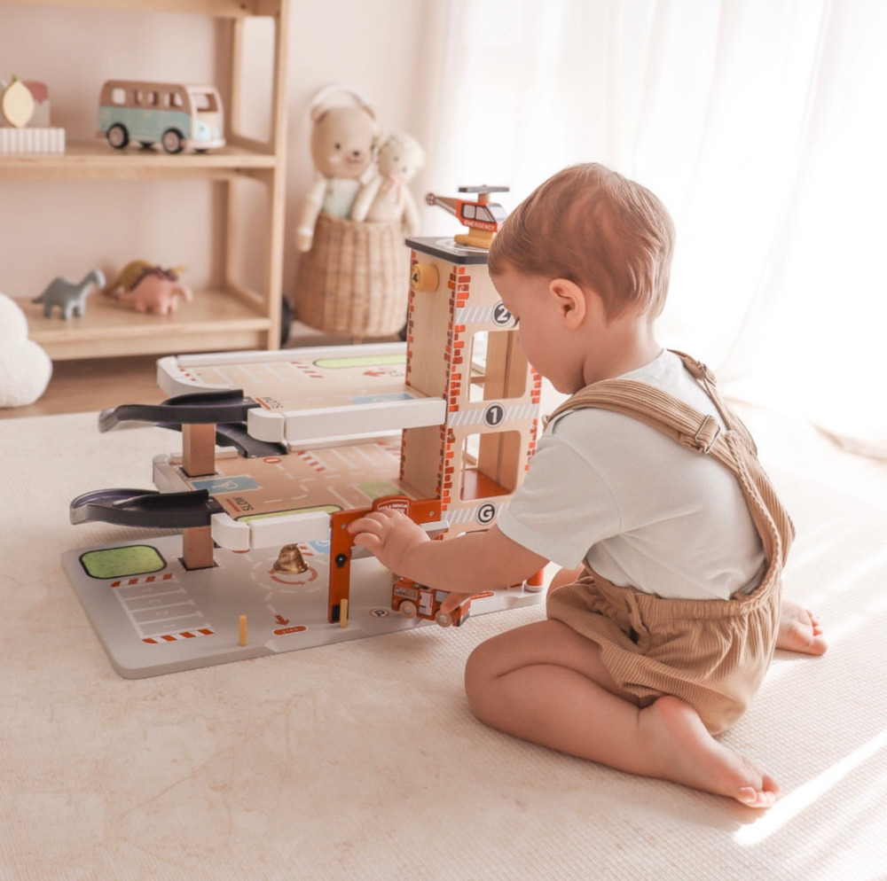 le toy van parking garage playset
