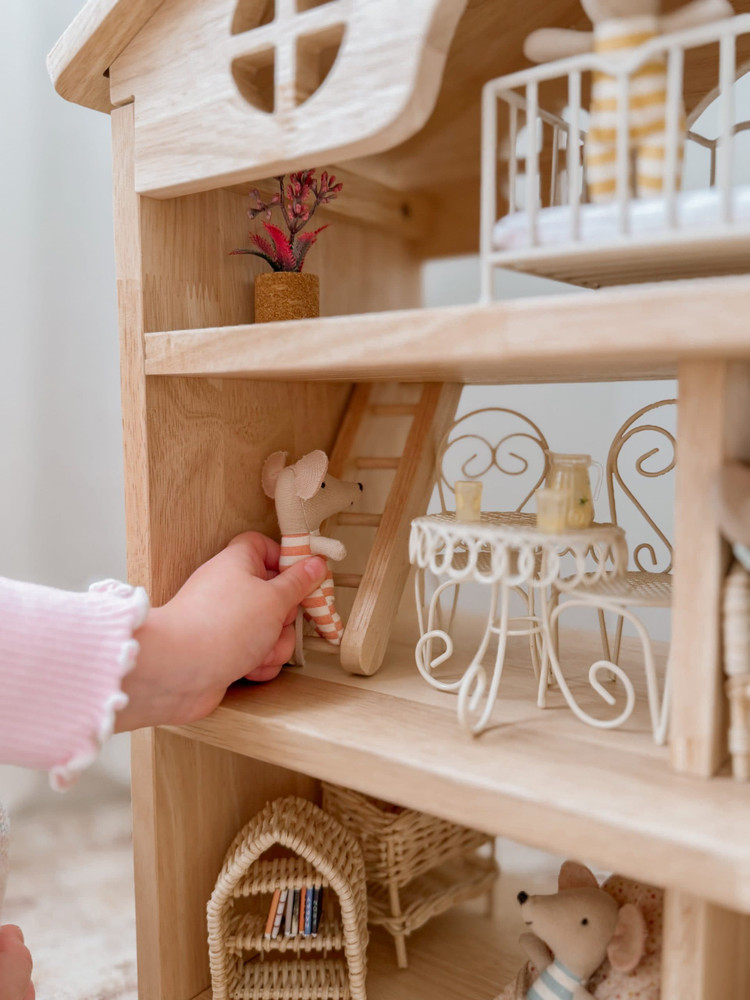 close up of Qtoys Classic Wooden Dollhouse