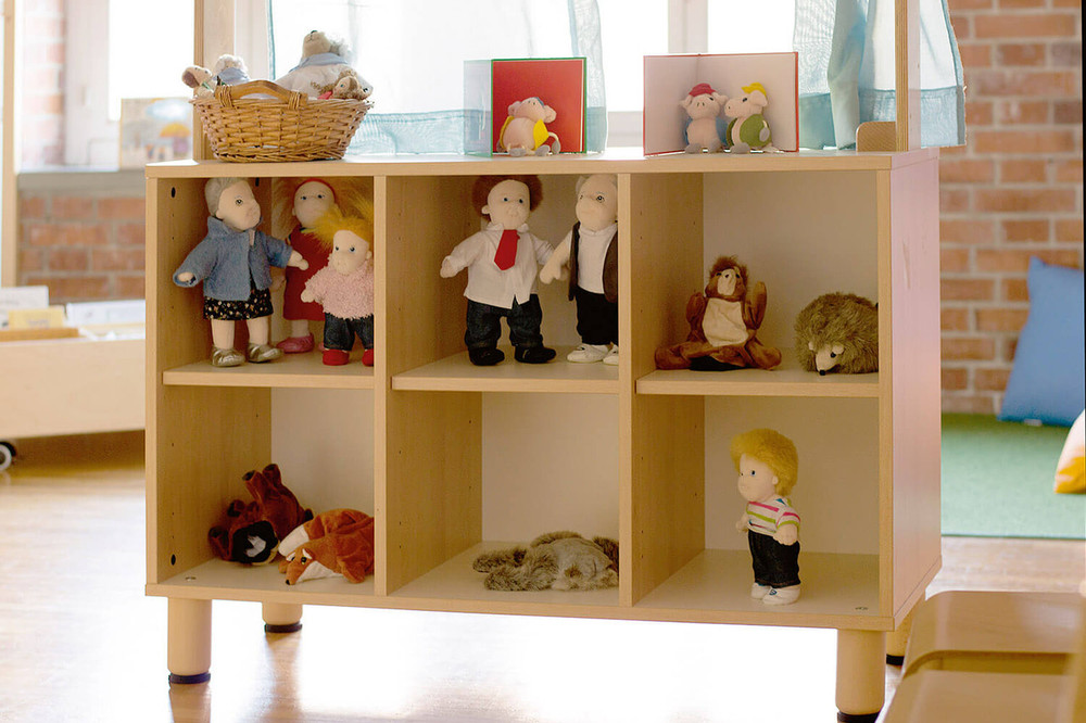 montessori wide shelf with six spaces