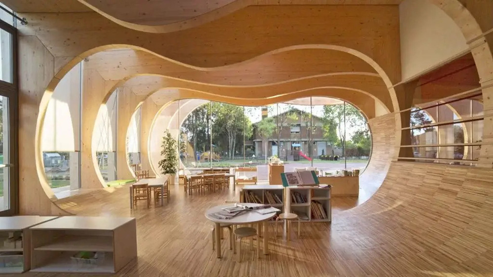GAM Montessori Round Table in early learning centre