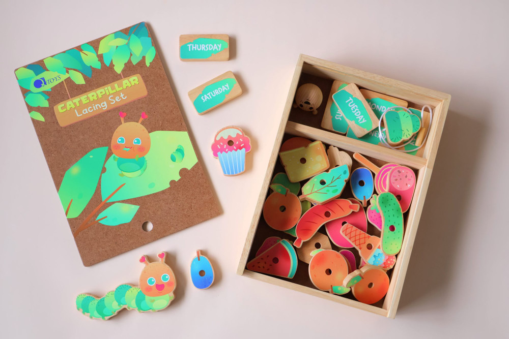 Qtoys Caterpillar Storytelling & Lacing Set - image 3