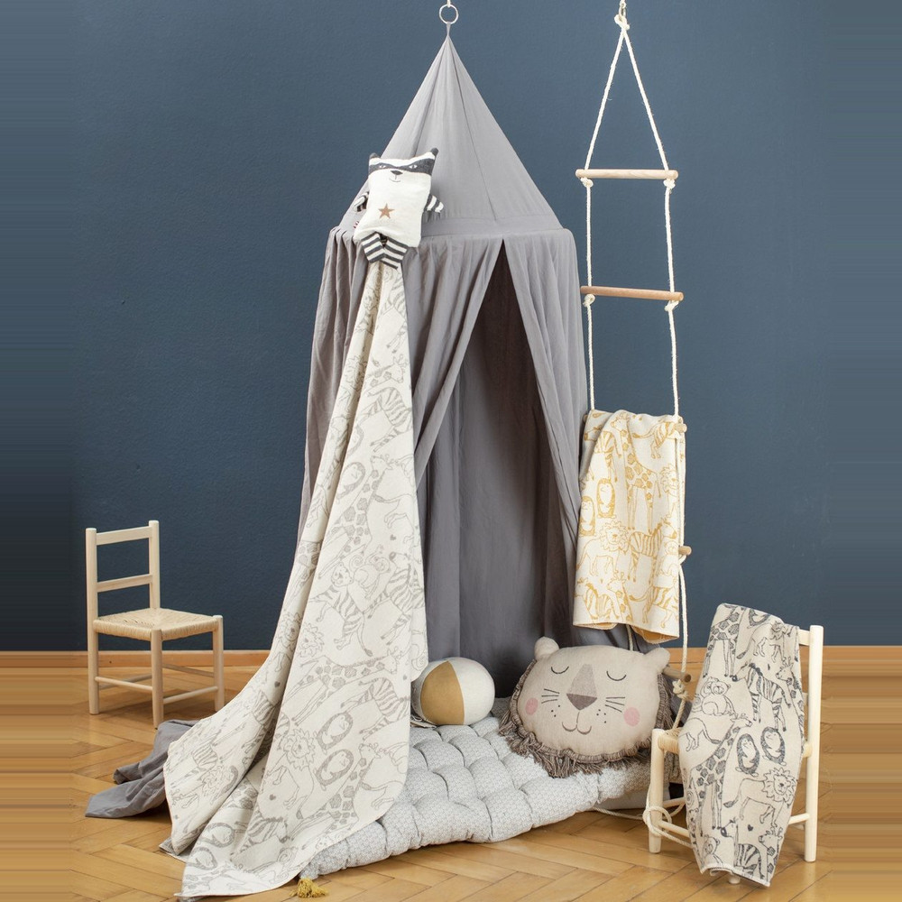 David Fussenegger Beige Safari Animals Juwel Bassinet Blanket lifestyle 