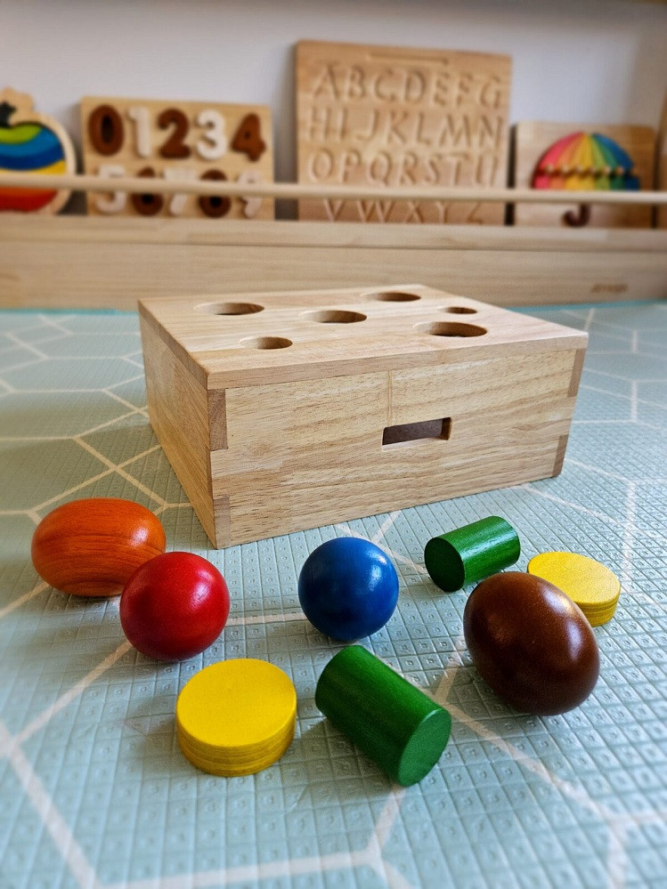 Peek a Boo Sorting Box