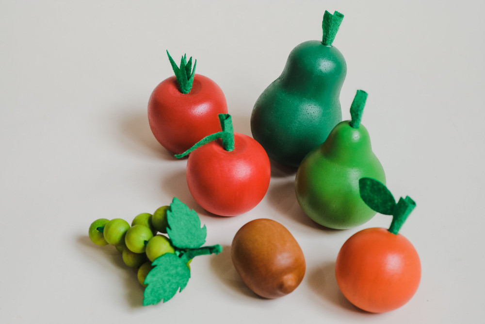 Qtoys Farm Fresh Wooden Pretend Play Fruit Set in Bag - image 5